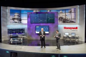 обсуждение новинок Honeywell на конференции 2018 Honeywell EMEA Channel Partner Conference