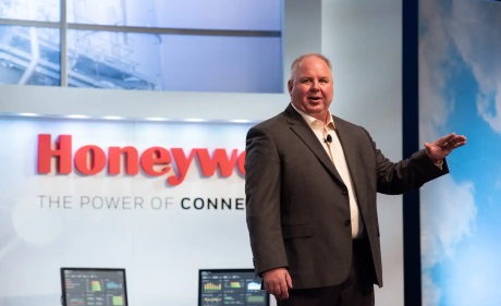 президент Honeywell Process Solutions Джон Рудольф на конференции партнеров Honeywell